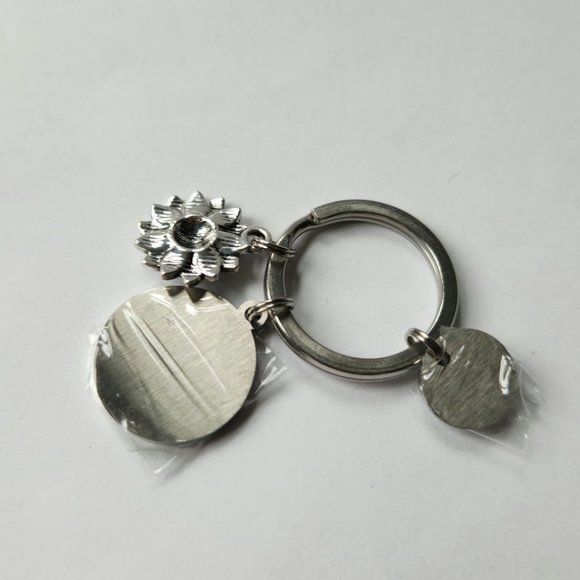 NWT You are my sunshine silver key chain with the letter Q - Picture 3 of 9